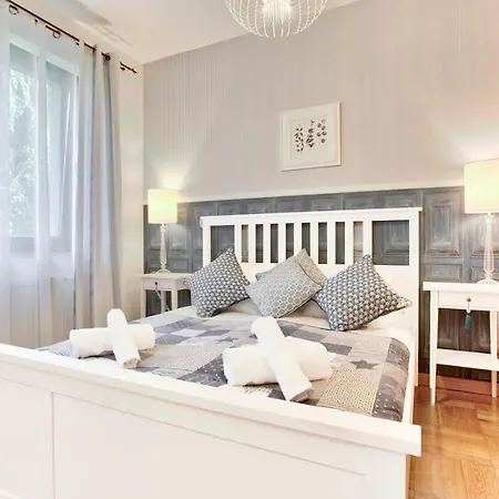 Tyzenhauz Economy Apartamento Cracovia
